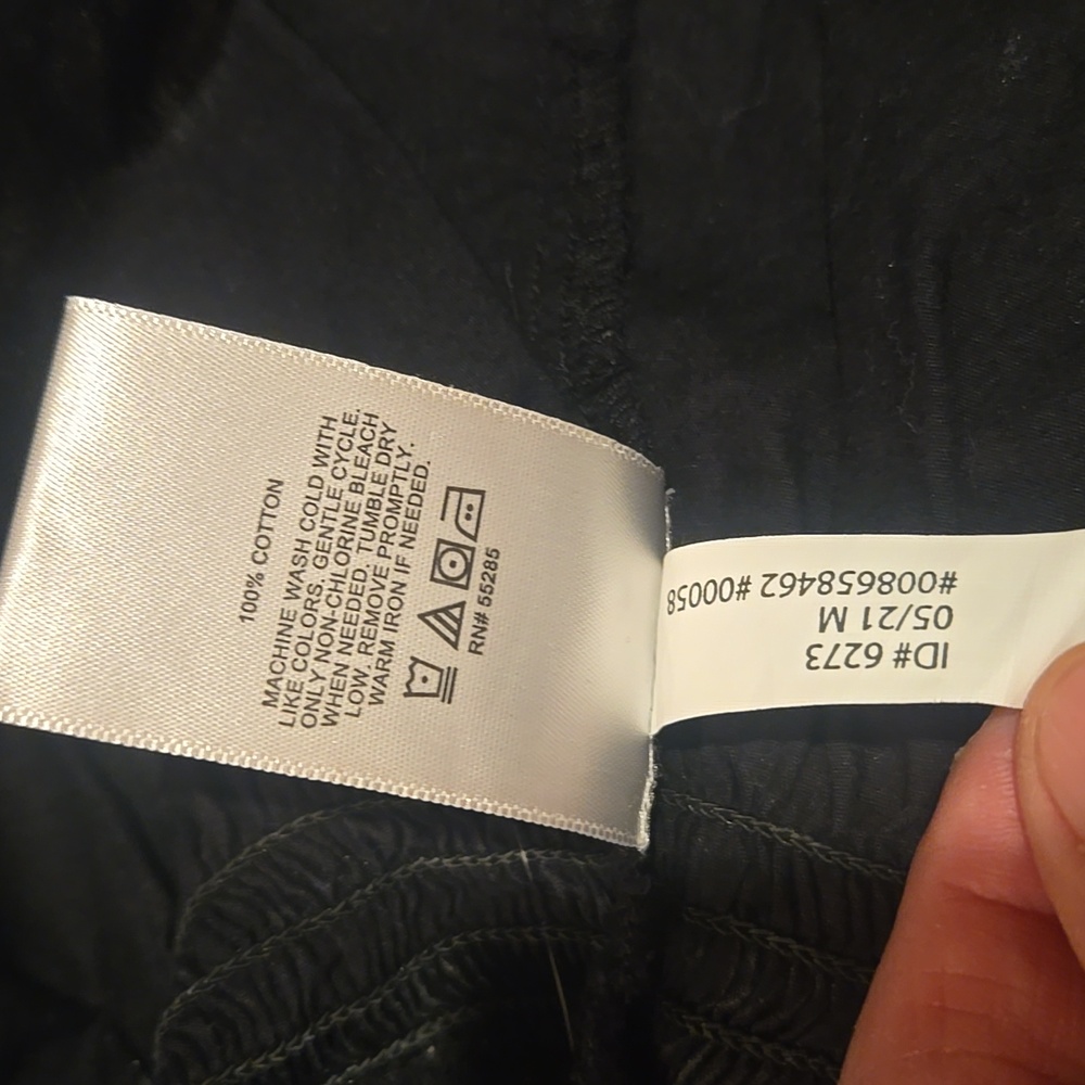 Express V-neck blouse - Picture 7 of 7